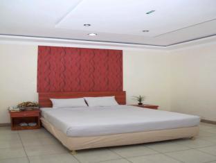 Boulevard Hotel Makassar Esterno foto