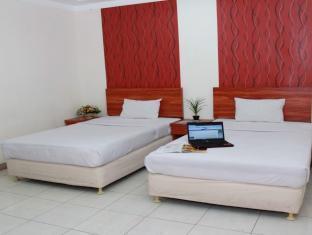 Boulevard Hotel Makassar Esterno foto